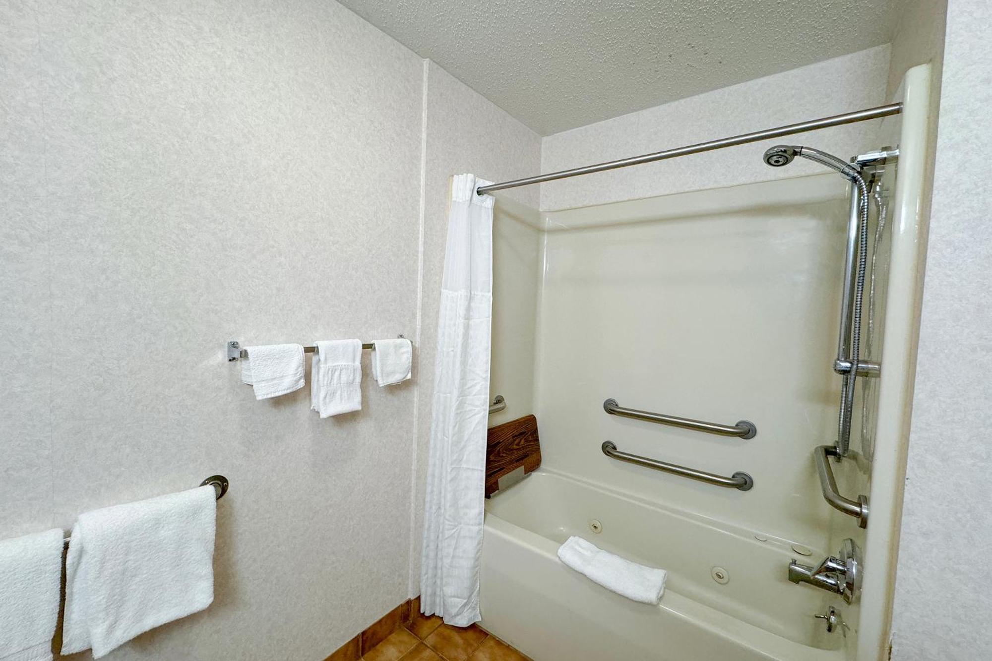 Fairbridge Inn & Suites Batavia-Darien Amusement Park Экстерьер фото